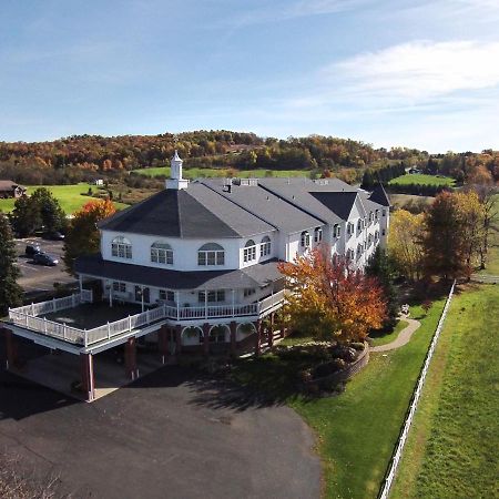 Inn At Amish Door Wilmot Exterior photo